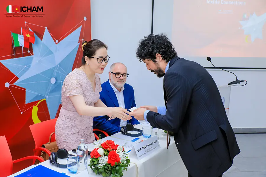 Madex Srl - Produzione Abbigliamento capispalla - ITALY MEETS VIETNAM - TEXTILE CONNECTIONS 2024